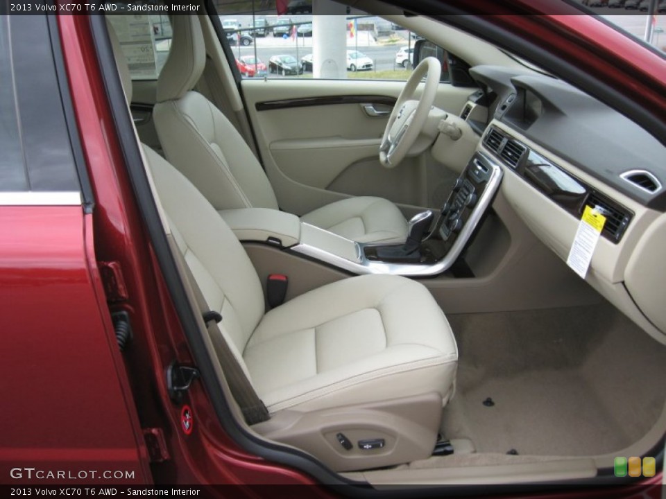 Sandstone Interior Photo for the 2013 Volvo XC70 T6 AWD #73948038