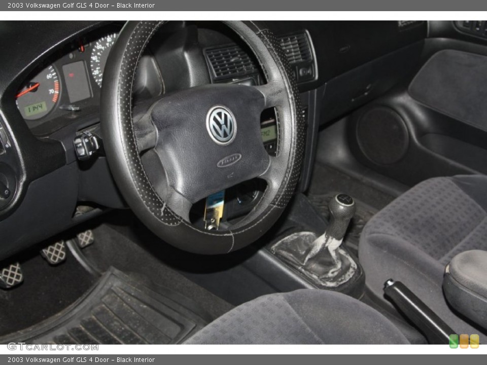 Black Interior Photo for the 2003 Volkswagen Golf GLS 4 Door #73950506