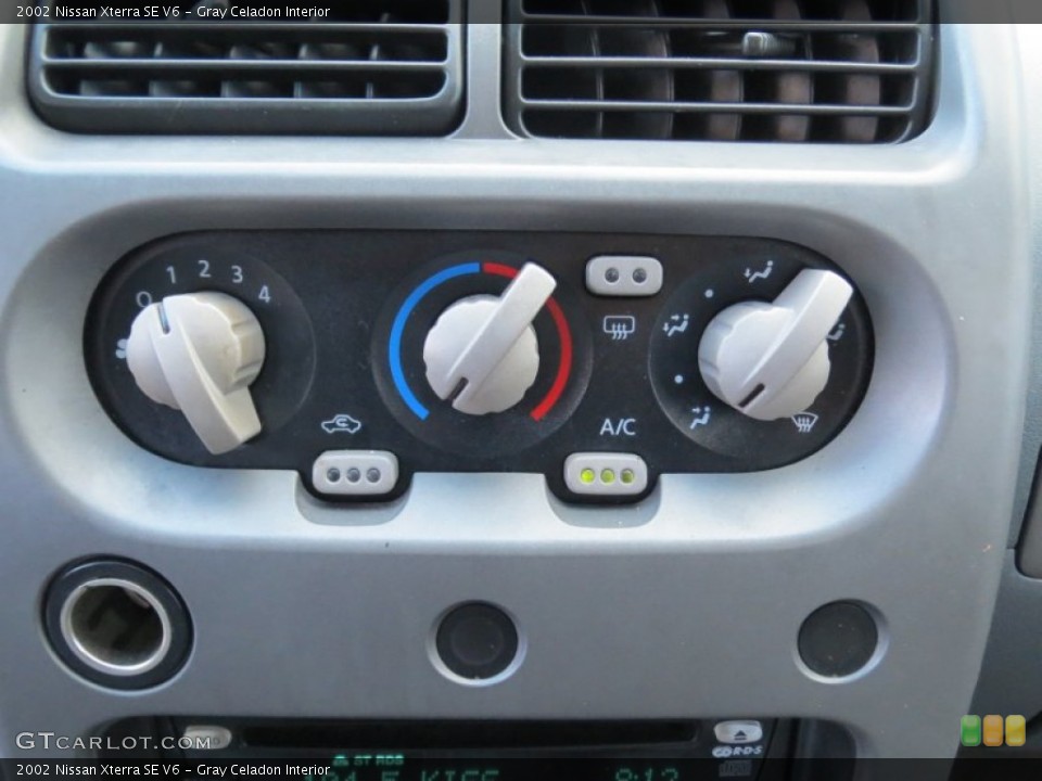 Gray Celadon Interior Controls for the 2002 Nissan Xterra SE V6 #73954859