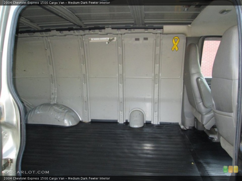 Medium Dark Pewter Interior Photo for the 2004 Chevrolet Express 1500 Cargo Van #73960595