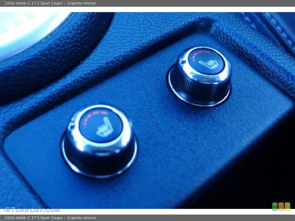 Graphite Interior Controls for the 2009 Infiniti G 37 S Sport Coupe #73967933