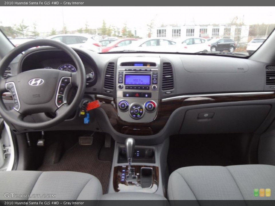 Gray Interior Dashboard for the 2010 Hyundai Santa Fe GLS 4WD #73968080
