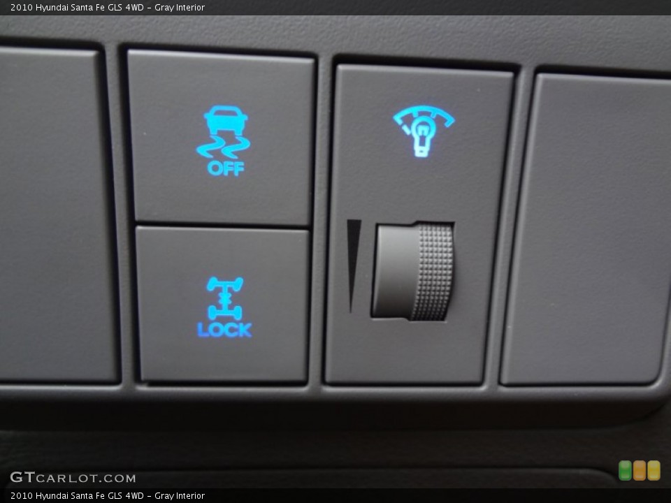 Gray Interior Controls for the 2010 Hyundai Santa Fe GLS 4WD #73968293