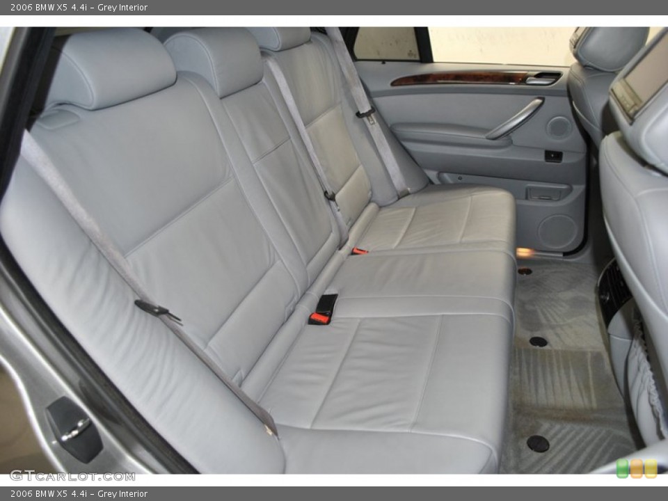 Grey Interior Rear Seat for the 2006 BMW X5 4.4i #73979347