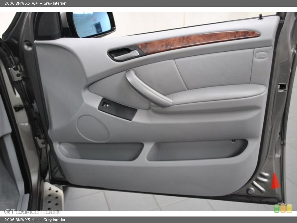 Grey Interior Door Panel for the 2006 BMW X5 4.4i #73979372