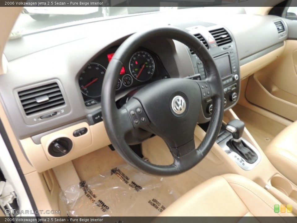 Pure Beige Interior Photo for the 2006 Volkswagen Jetta 2.5 Sedan #73984820