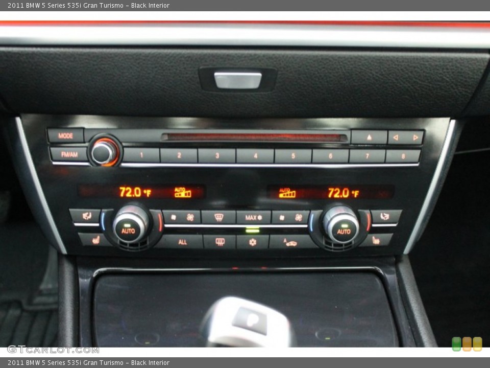 Black Interior Controls for the 2011 BMW 5 Series 535i Gran Turismo #73990959