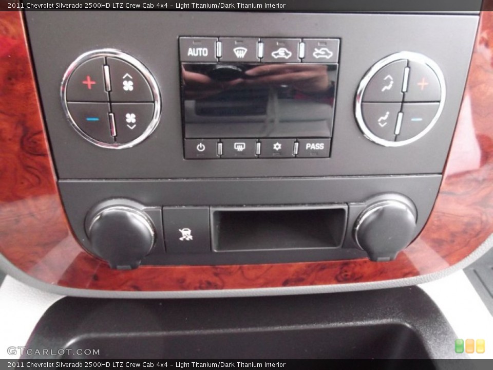 Light Titanium/Dark Titanium Interior Controls for the 2011 Chevrolet Silverado 2500HD LTZ Crew Cab 4x4 #74001696