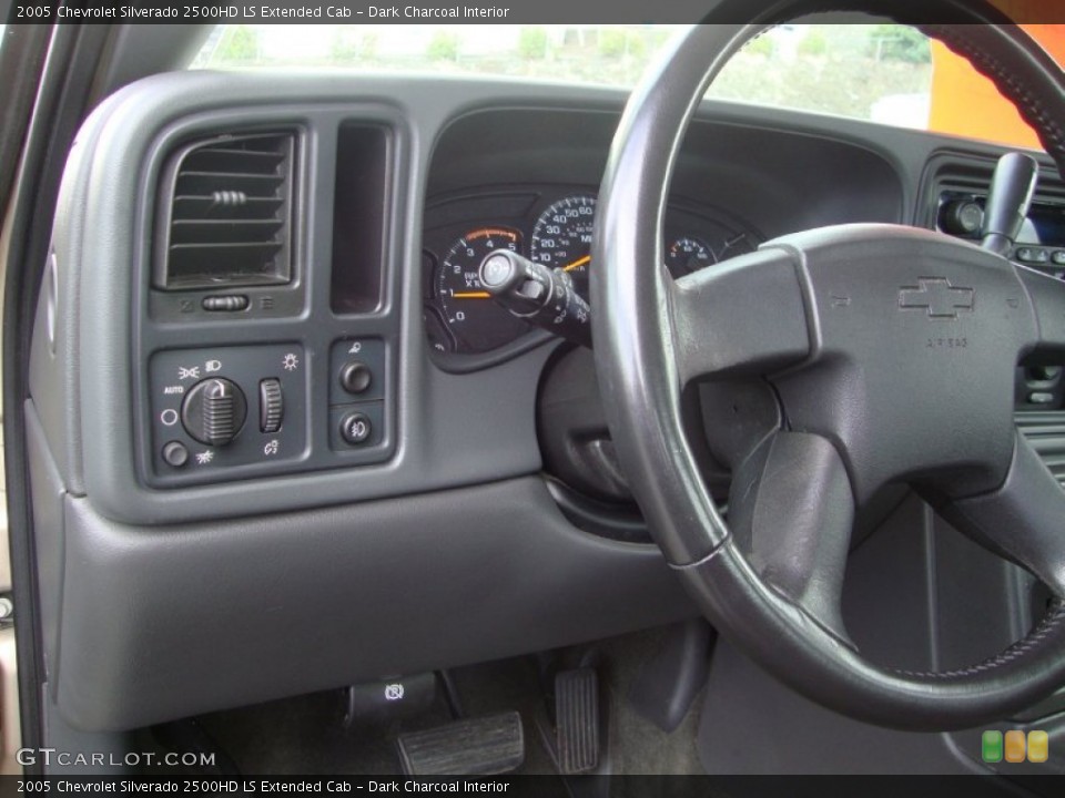 Dark Charcoal Interior Controls for the 2005 Chevrolet Silverado 2500HD LS Extended Cab #74008293
