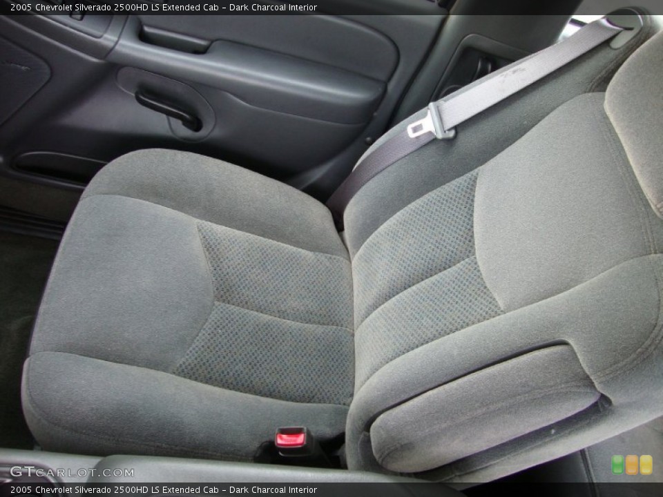 Dark Charcoal Interior Front Seat for the 2005 Chevrolet Silverado 2500HD LS Extended Cab #74008452