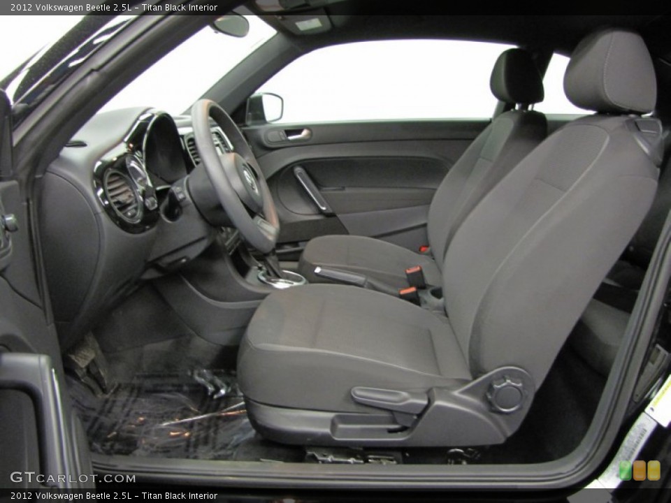 Titan Black Interior Photo for the 2012 Volkswagen Beetle 2.5L #74013558