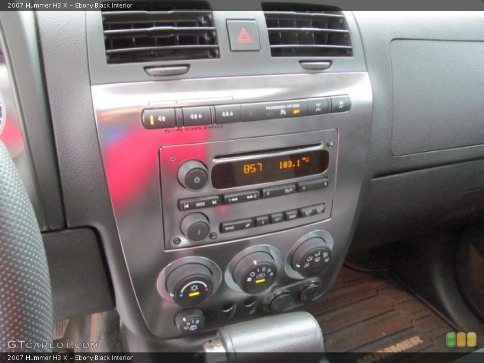 Ebony Black Interior Controls for the 2007 Hummer H3 X #74022666