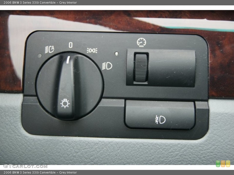 Grey Interior Controls for the 2006 BMW 3 Series 330i Convertible #74069090