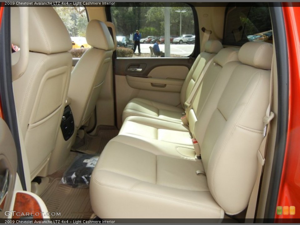 Light Cashmere Interior Rear Seat for the 2009 Chevrolet Avalanche LTZ 4x4 #74071445