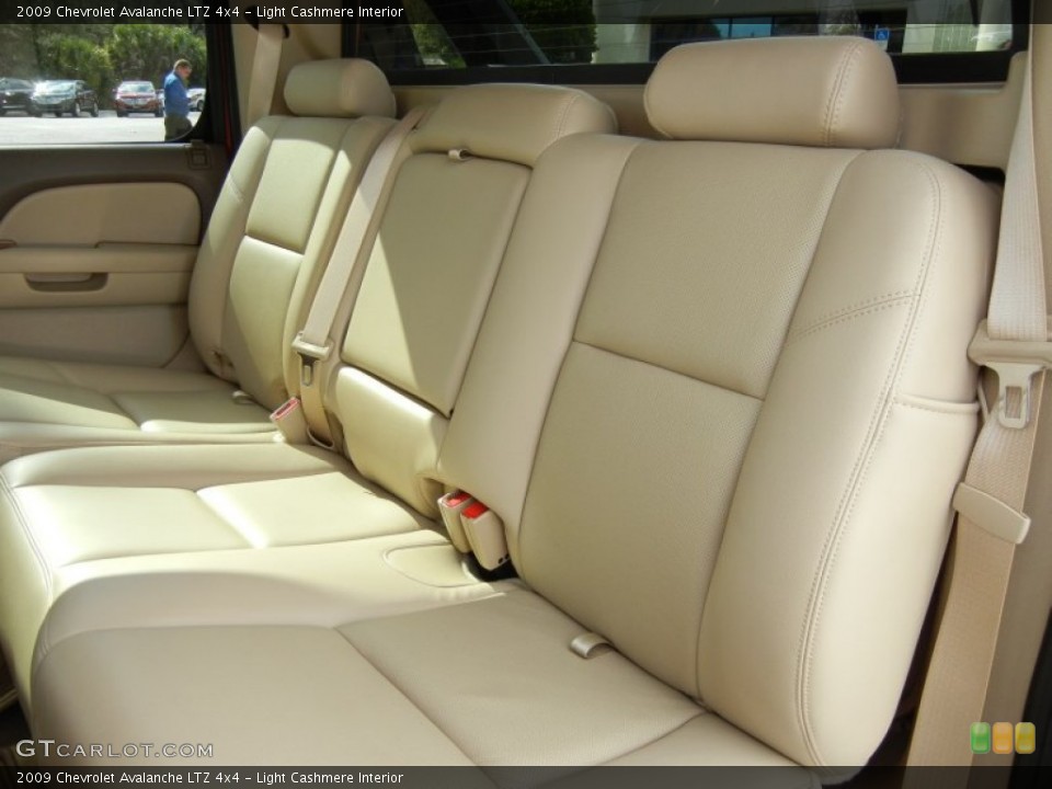 Light Cashmere Interior Rear Seat for the 2009 Chevrolet Avalanche LTZ 4x4 #74071469