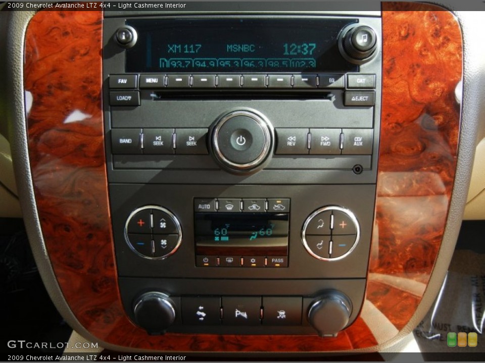 Light Cashmere Interior Controls for the 2009 Chevrolet Avalanche LTZ 4x4 #74071622