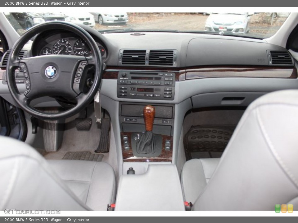 Grey Interior Dashboard for the 2000 BMW 3 Series 323i Wagon #74076148