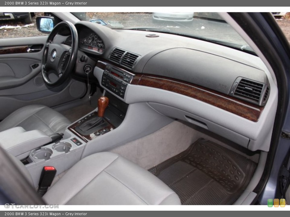 Grey Interior Dashboard for the 2000 BMW 3 Series 323i Wagon #74076345