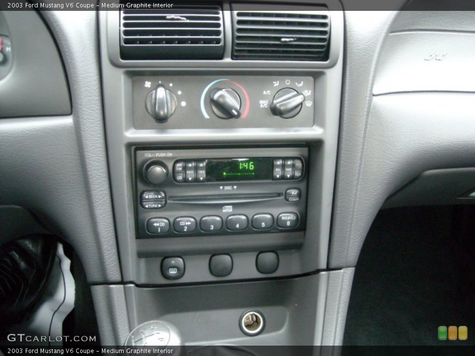 Medium Graphite Interior Controls for the 2003 Ford Mustang V6 Coupe #74083604