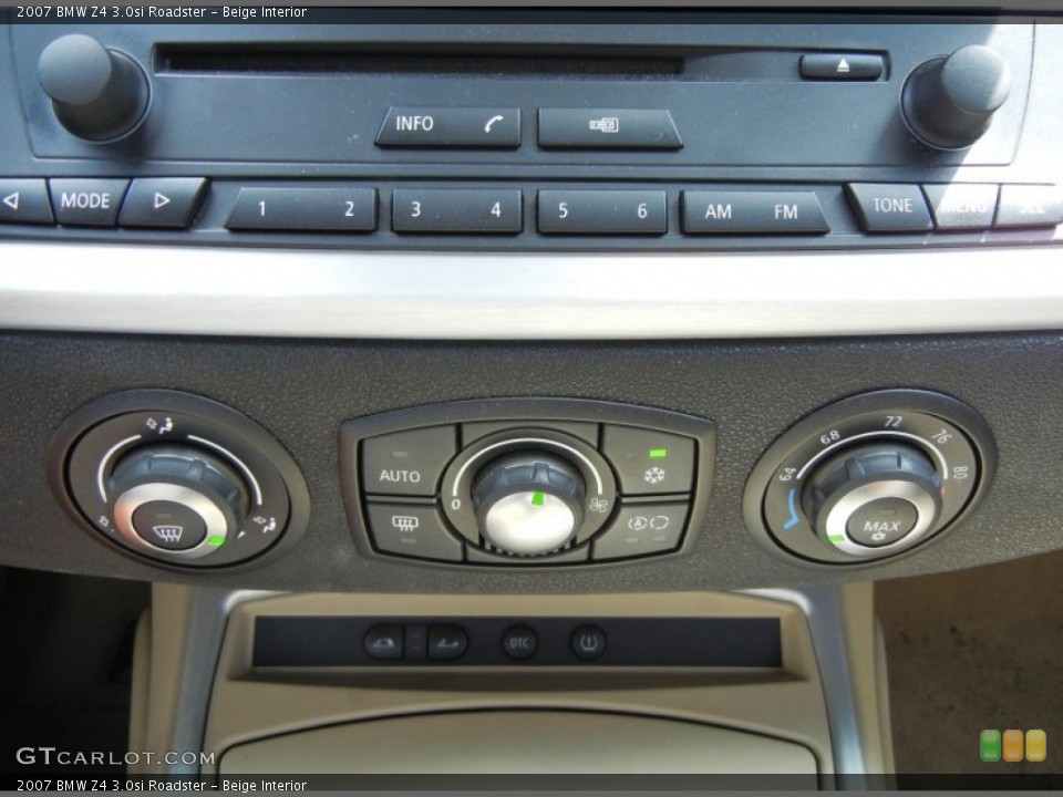 Beige Interior Controls for the 2007 BMW Z4 3.0si Roadster #74088344