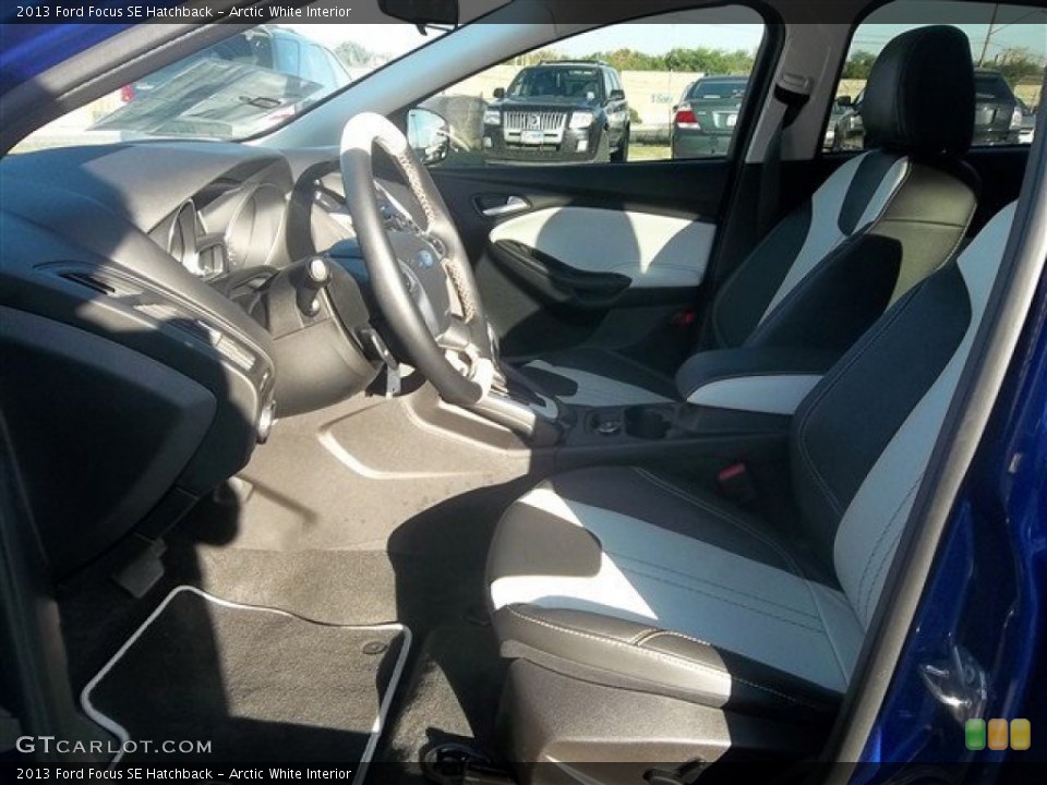 Arctic White Interior Front Seat for the 2013 Ford Focus SE Hatchback #74088686