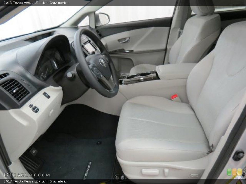 Light Gray Interior Photo for the 2013 Toyota Venza LE #74092214