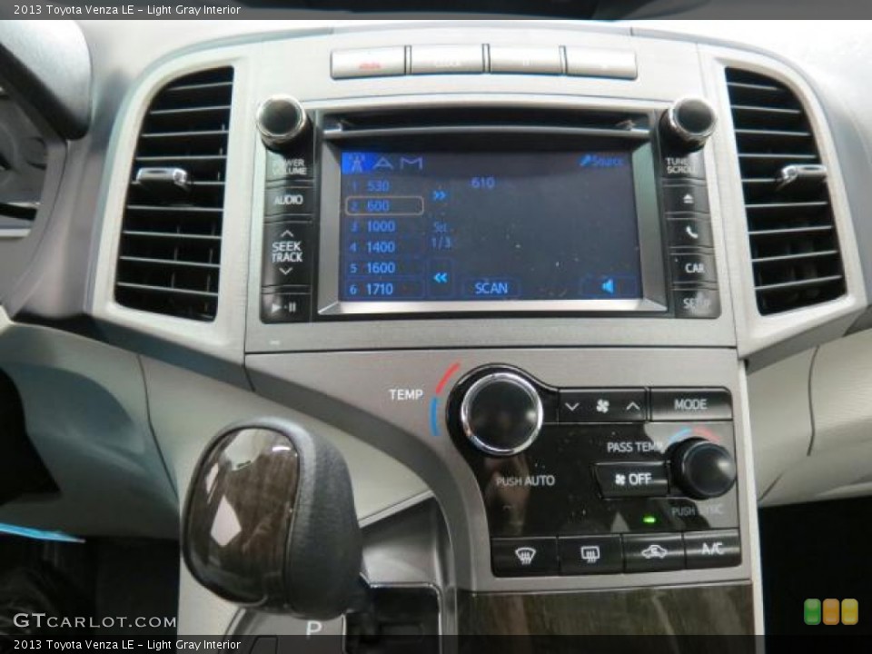 Light Gray Interior Controls for the 2013 Toyota Venza LE #74092244