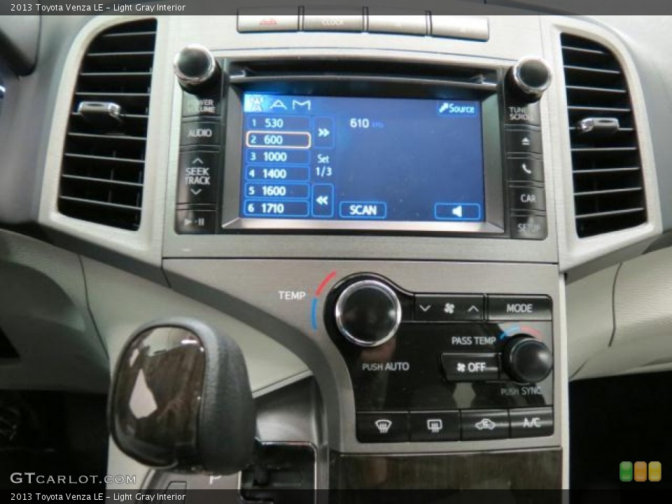 Light Gray Interior Controls for the 2013 Toyota Venza LE #74092562