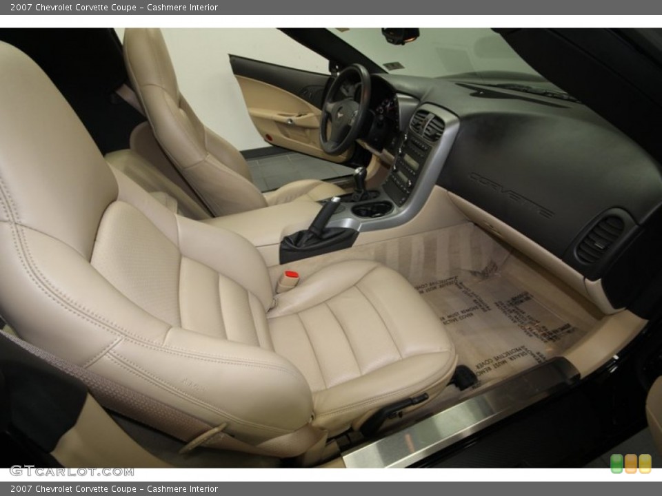 Cashmere Interior Photo for the 2007 Chevrolet Corvette Coupe #74116011