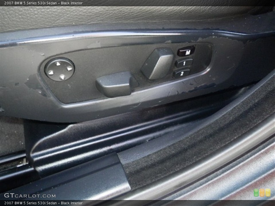 Black Interior Controls for the 2007 BMW 5 Series 530i Sedan #74116976