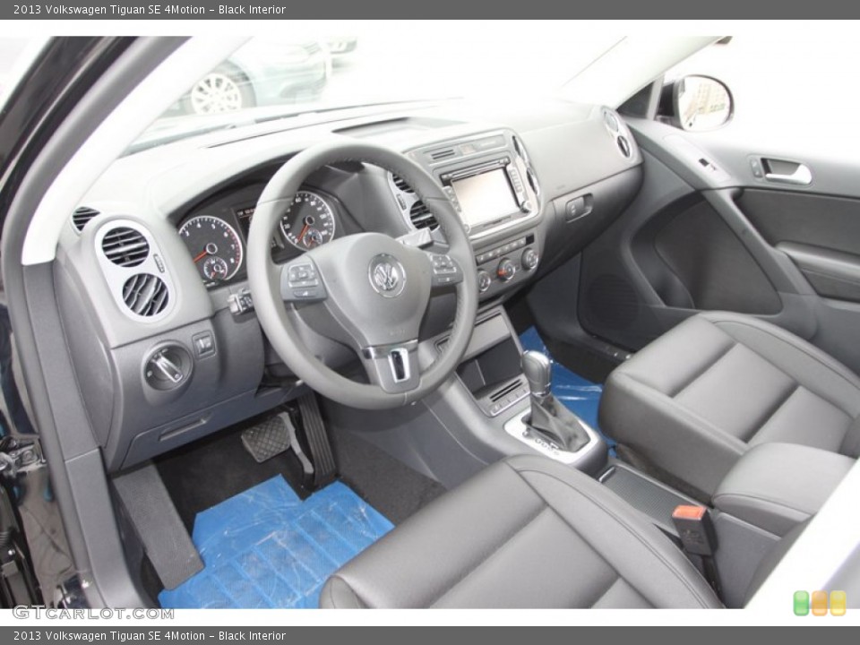 Black Interior Photo for the 2013 Volkswagen Tiguan SE 4Motion #74120635
