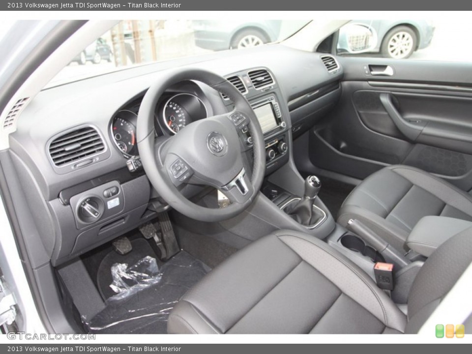 Titan Black Interior Photo for the 2013 Volkswagen Jetta TDI SportWagen #74121780