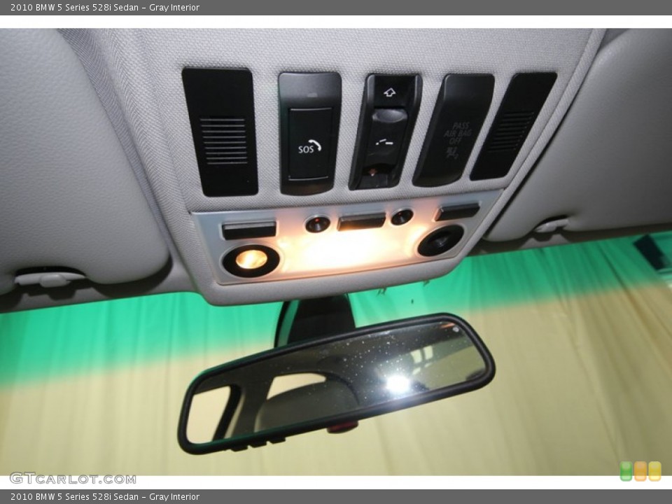 Gray Interior Controls for the 2010 BMW 5 Series 528i Sedan #74125852
