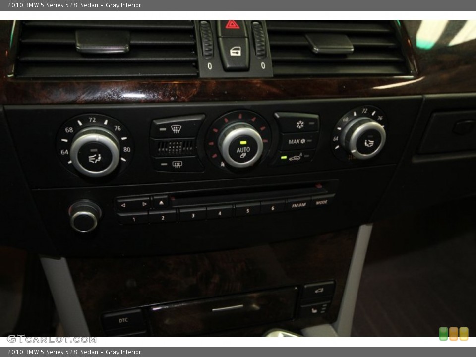 Gray Interior Controls for the 2010 BMW 5 Series 528i Sedan #74125918