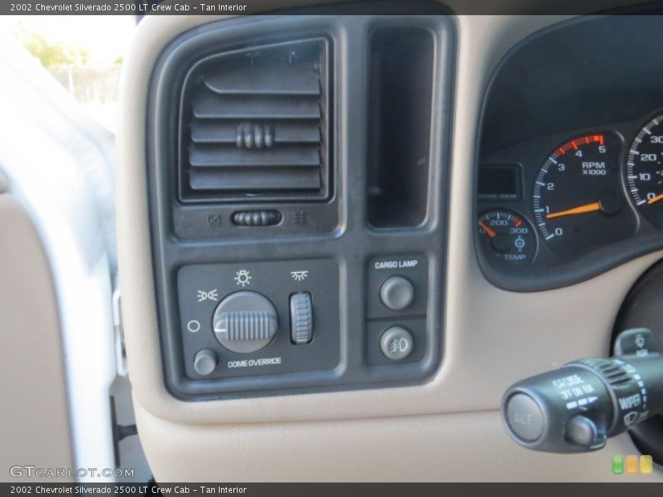 Tan Interior Controls for the 2002 Chevrolet Silverado 2500 LT Crew Cab #74127133
