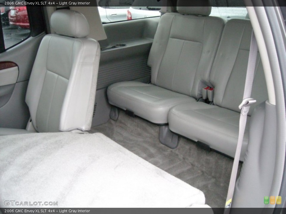 Light Gray Interior Rear Seat for the 2006 GMC Envoy XL SLT 4x4 #74127574
