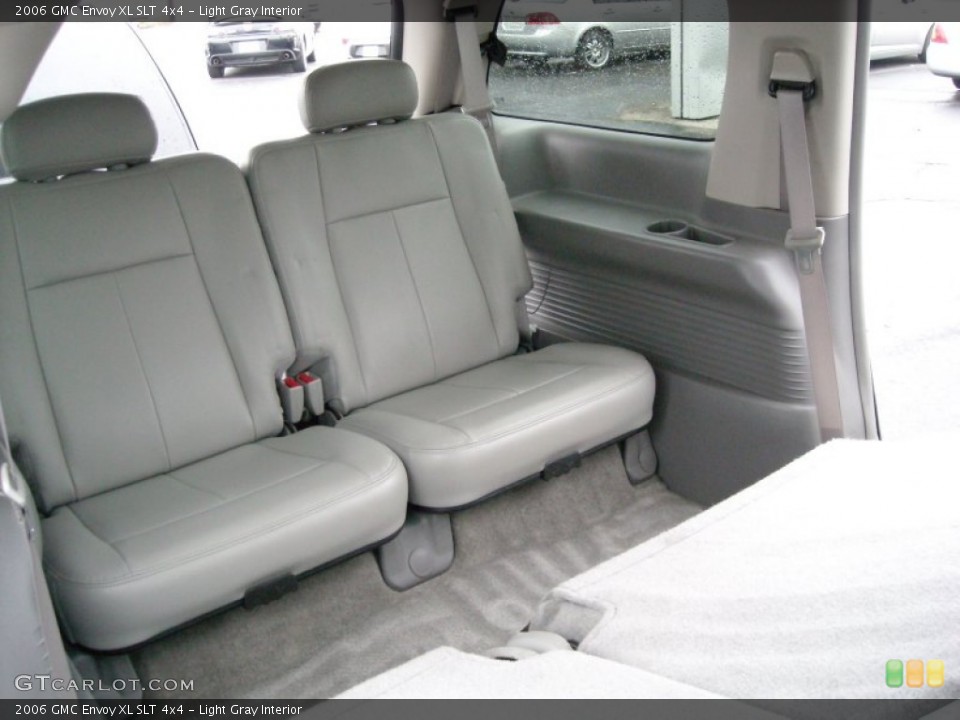 Light Gray Interior Rear Seat for the 2006 GMC Envoy XL SLT 4x4 #74127628