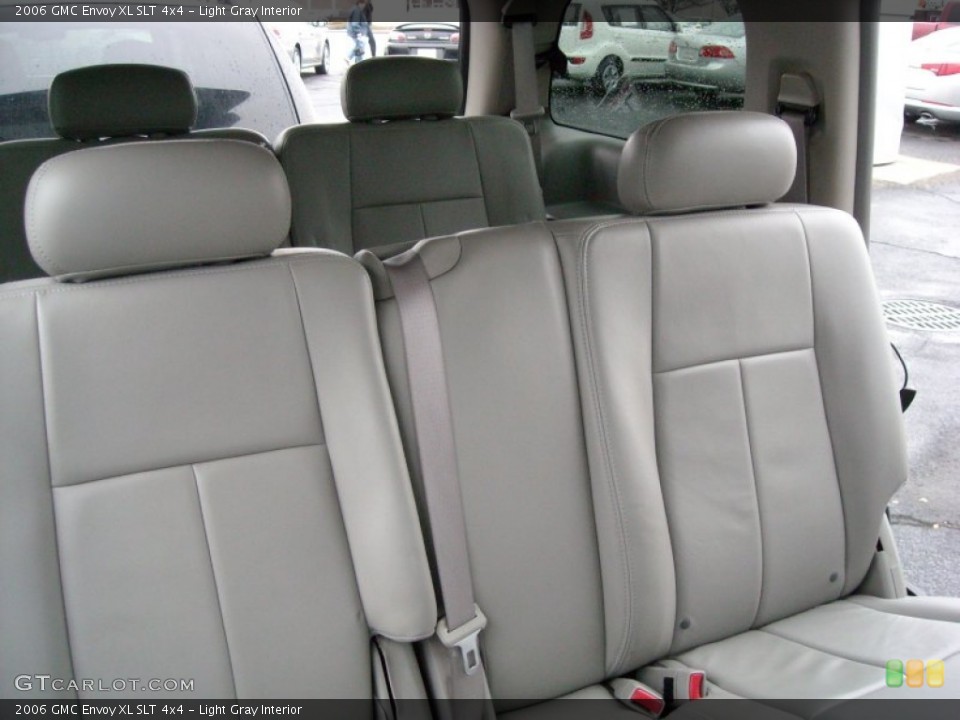 Light Gray Interior Rear Seat for the 2006 GMC Envoy XL SLT 4x4 #74127676