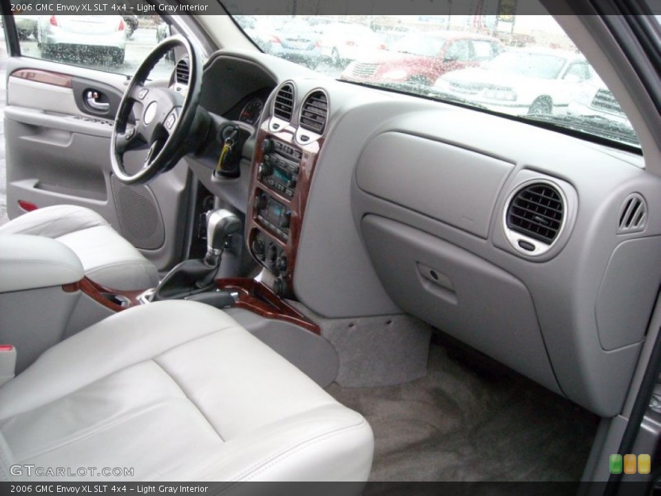 Light Gray Interior Dashboard for the 2006 GMC Envoy XL SLT 4x4 #74127697