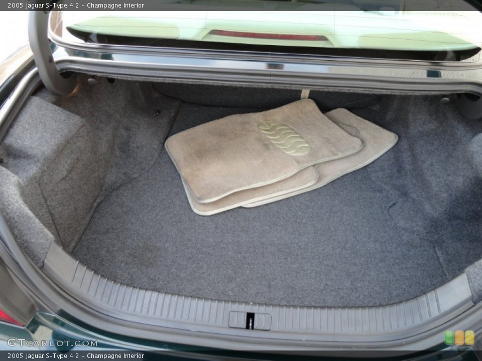 Champagne Interior Trunk for the 2005 Jaguar S-Type 4.2 #74142385