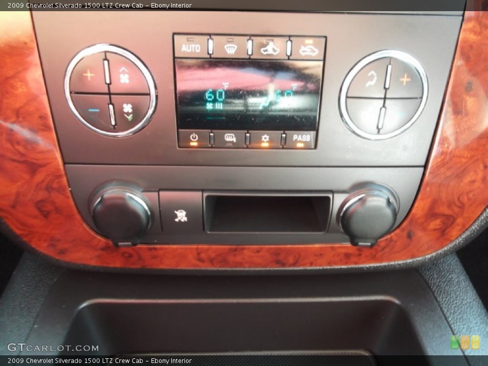 Ebony Interior Controls for the 2009 Chevrolet Silverado 1500 LTZ Crew Cab #74142480