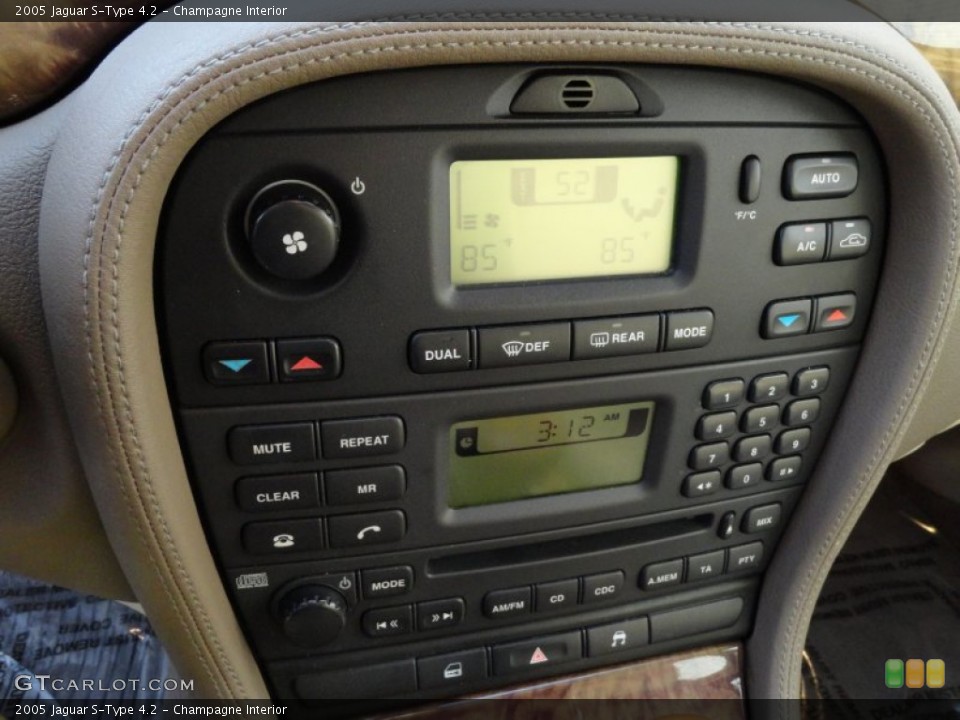 Champagne Interior Controls for the 2005 Jaguar S-Type 4.2 #74142580