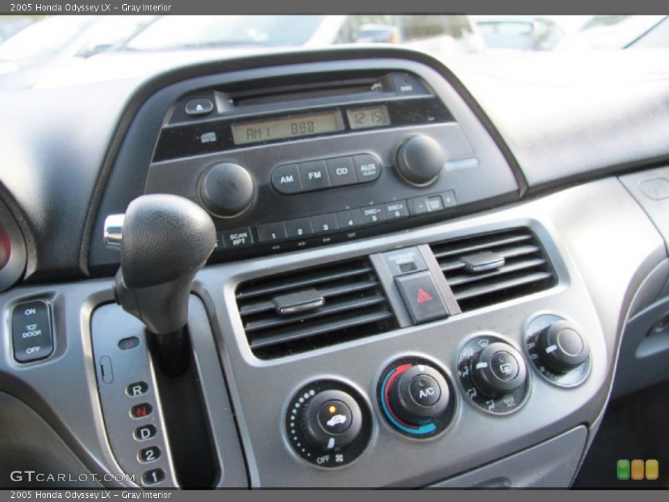 Gray Interior Controls for the 2005 Honda Odyssey LX #74144491