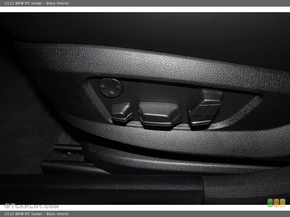 Black Interior Controls for the 2013 BMW M5 Sedan #74147665