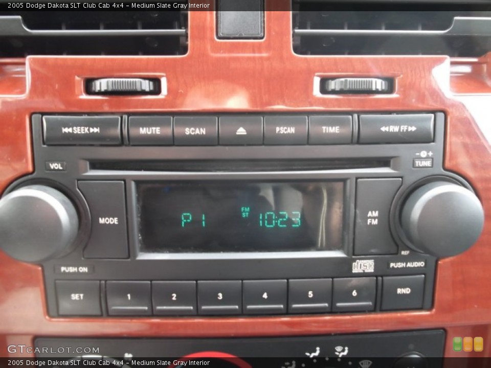 Medium Slate Gray Interior Audio System for the 2005 Dodge Dakota SLT Club Cab 4x4 #74162023