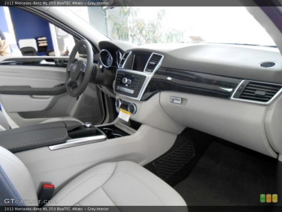 Grey Interior Dashboard for the 2013 Mercedes-Benz ML 350 BlueTEC 4Matic #74178223