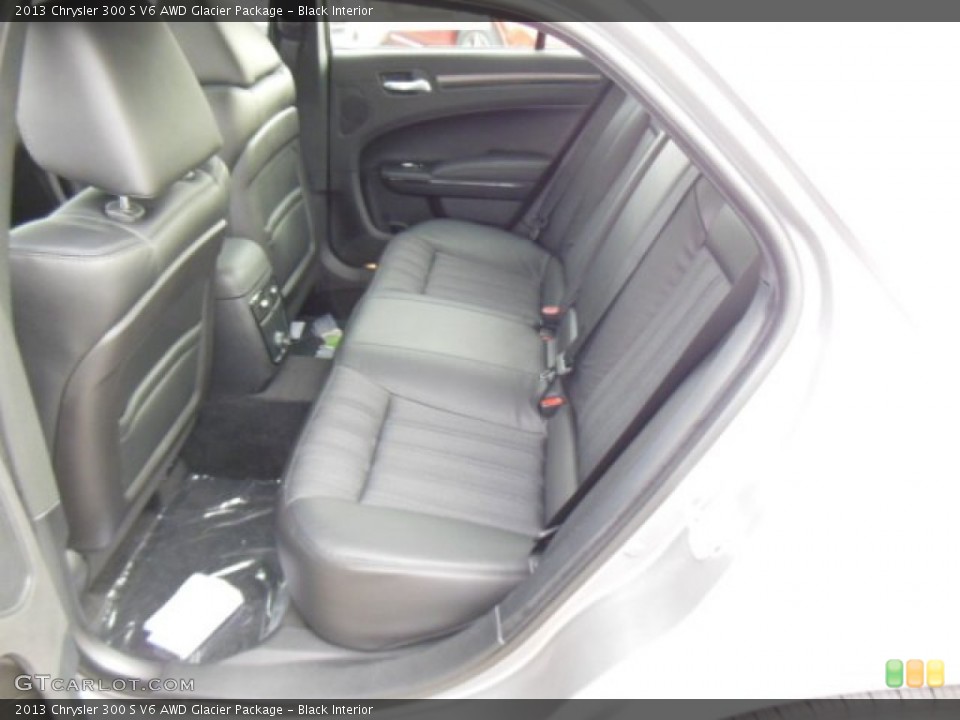 Black Interior Rear Seat for the 2013 Chrysler 300 S V6 AWD Glacier Package #74203039