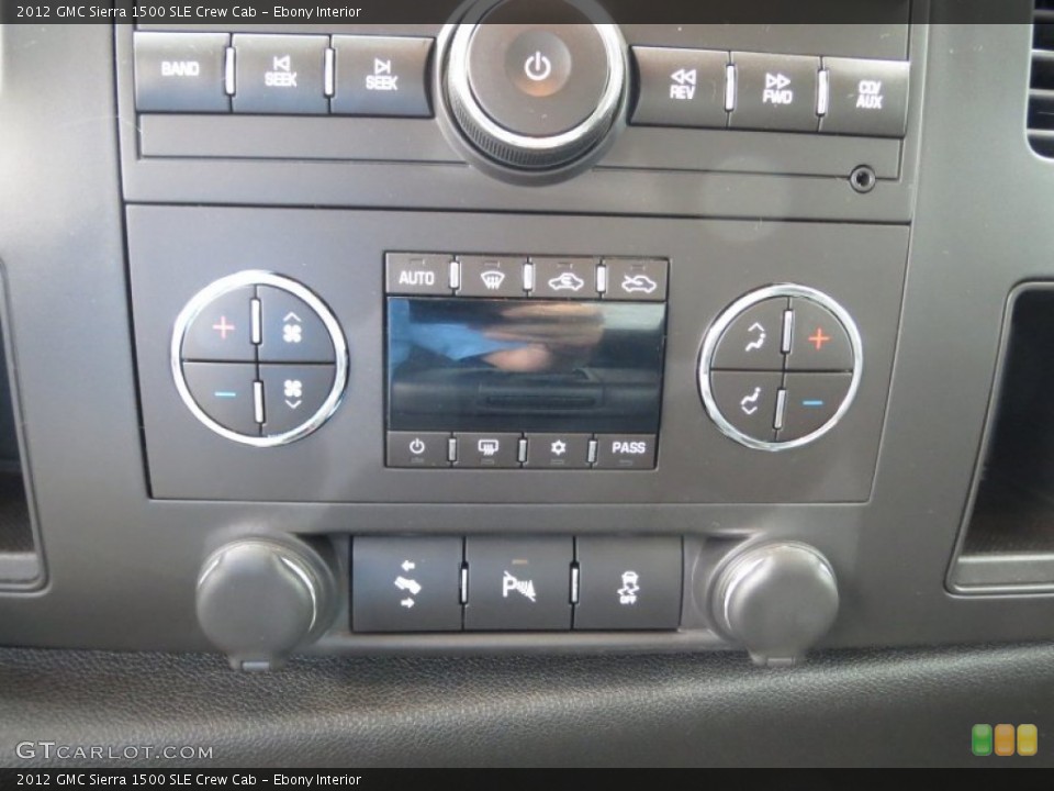 Ebony Interior Controls for the 2012 GMC Sierra 1500 SLE Crew Cab #74265104