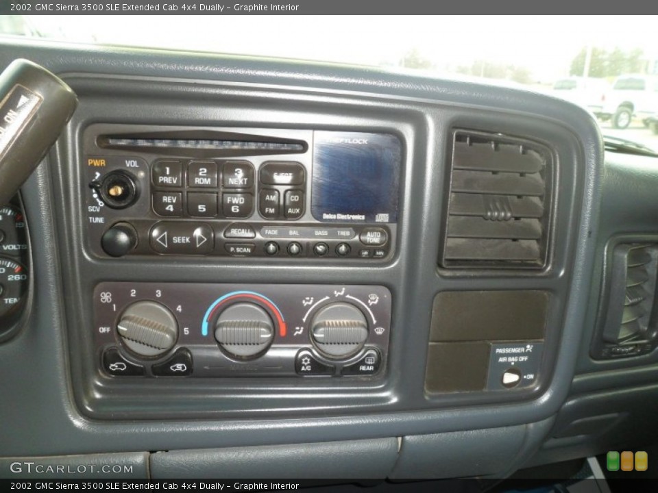 Graphite Interior Controls for the 2002 GMC Sierra 3500 SLE Extended Cab 4x4 Dually #74273110