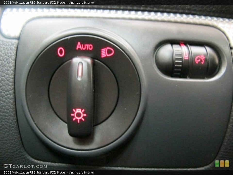 Anthracite Interior Controls for the 2008 Volkswagen R32  #74313903